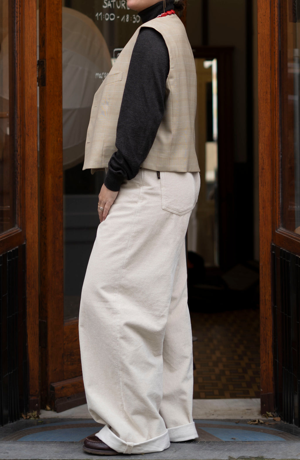 MW-003 - W/ Sleeve - Beige